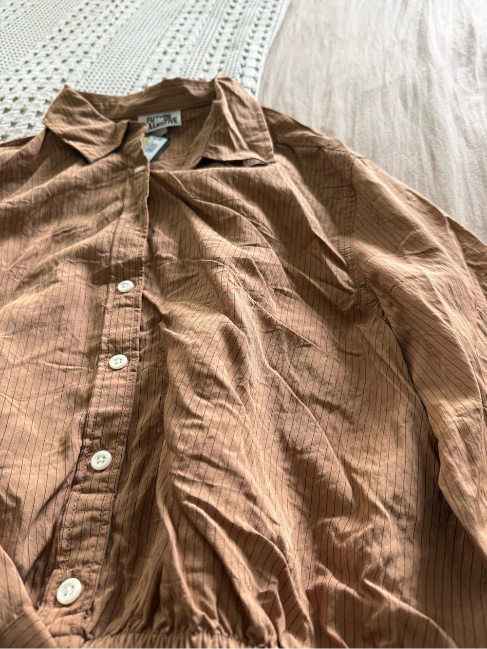 NEW Future Collective Brown Cropped Button-Front Women's Blouse Size M - Picture 3 of 5